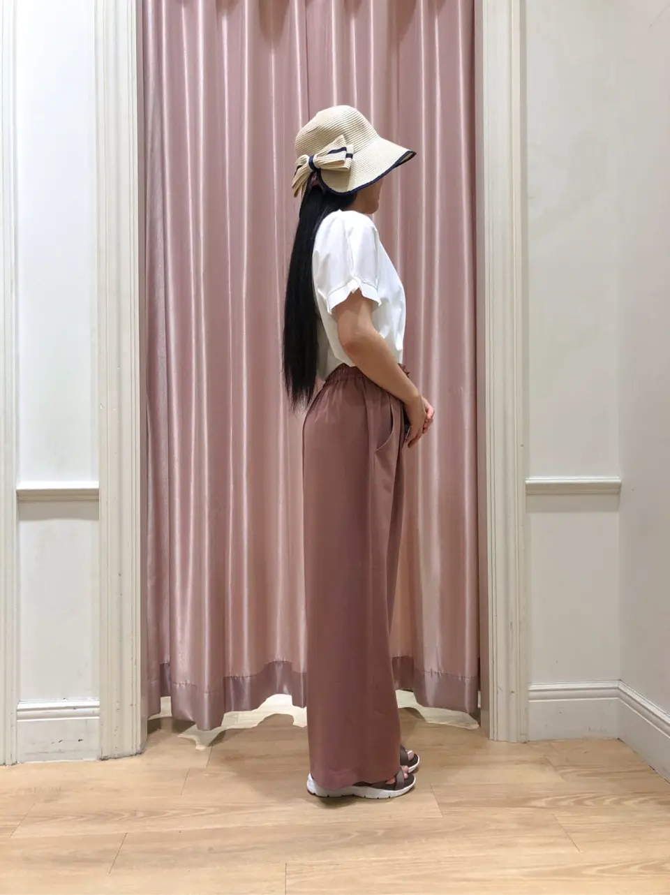 ANY SIS スタッフ コーディネート画像