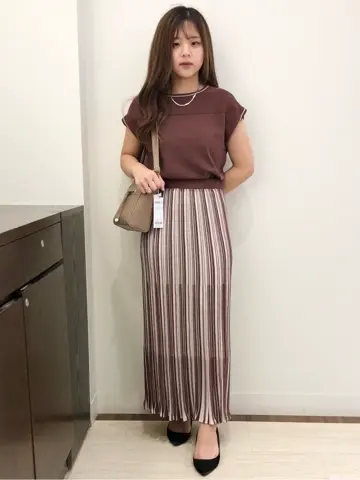 ANY SIS スタッフ コーディネート画像