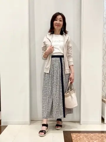 ANY SIS スタッフ コーディネート画像