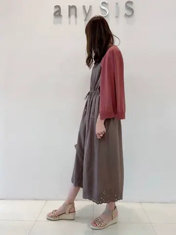 ANY SIS スタッフ コーディネート画像