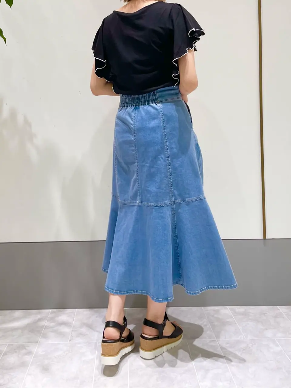 ANY SIS スタッフ コーディネート画像