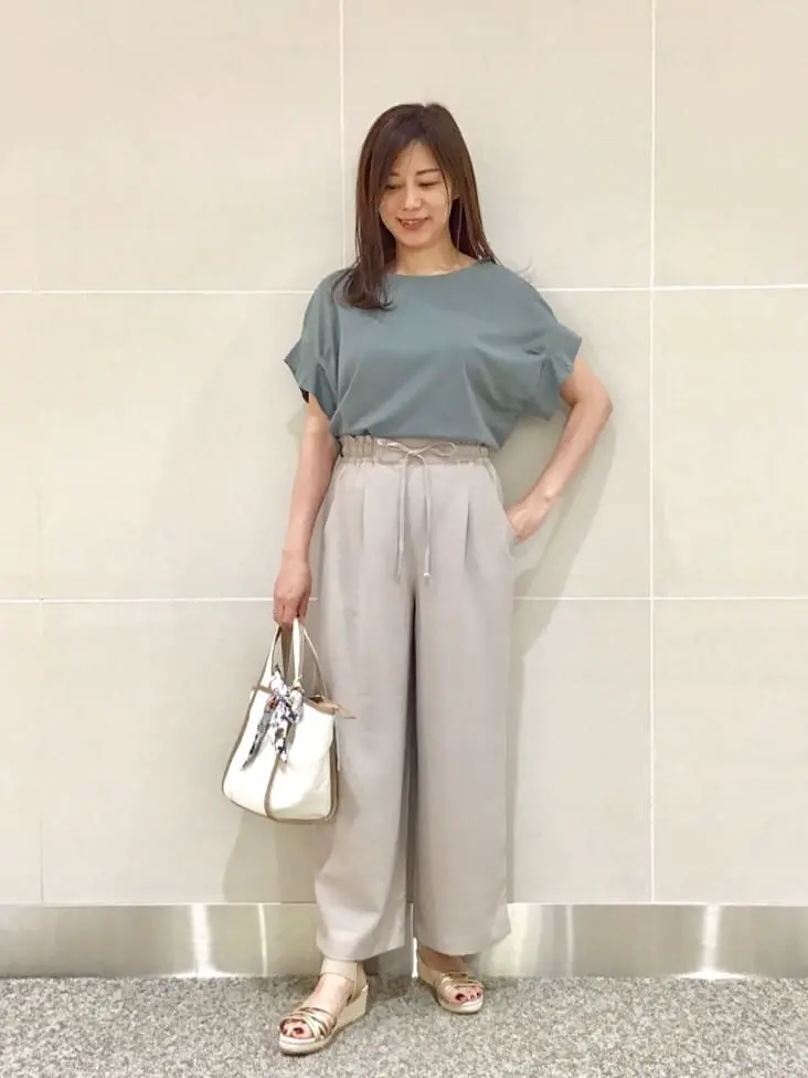 ANY SIS スタッフ コーディネート画像