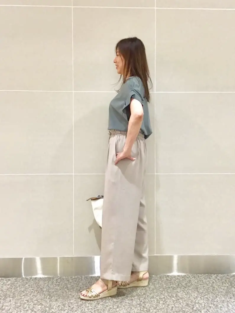 ANY SIS スタッフ コーディネート画像