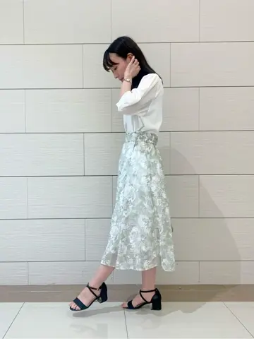 ANY SIS スタッフ コーディネート画像