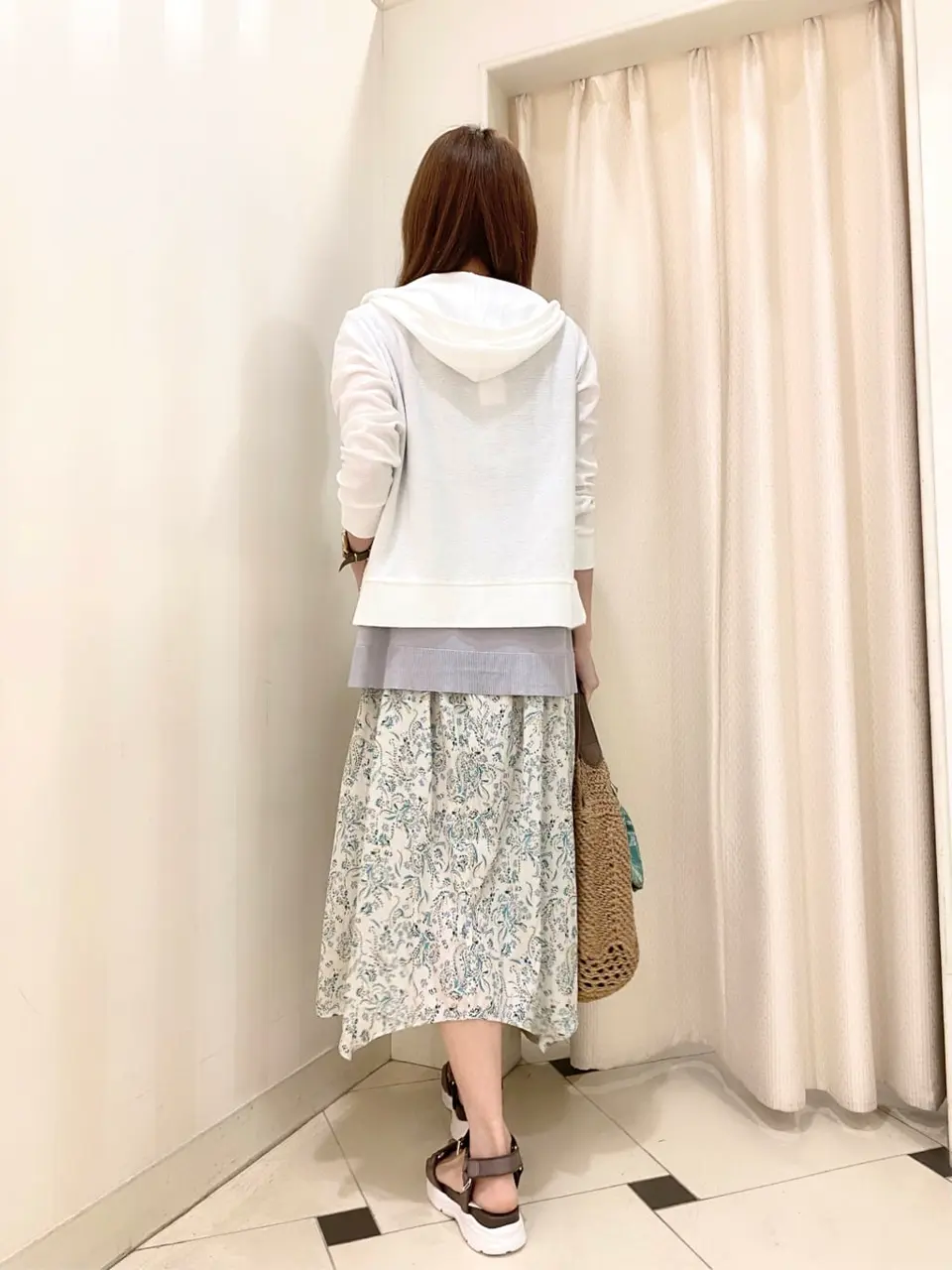 ANY SIS 金井 コーディネート画像