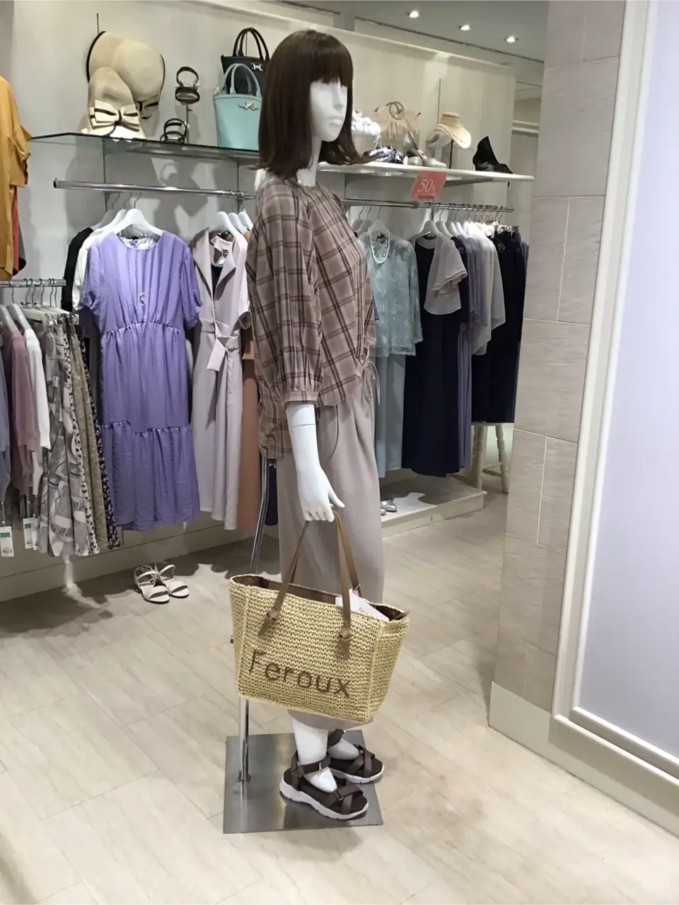 ANY SIS 島崎 コーディネート画像