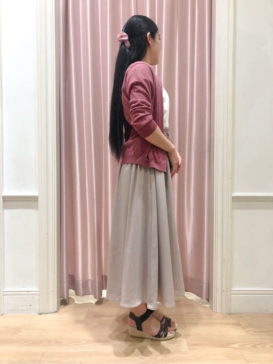 ANY SIS スタッフ コーディネート画像