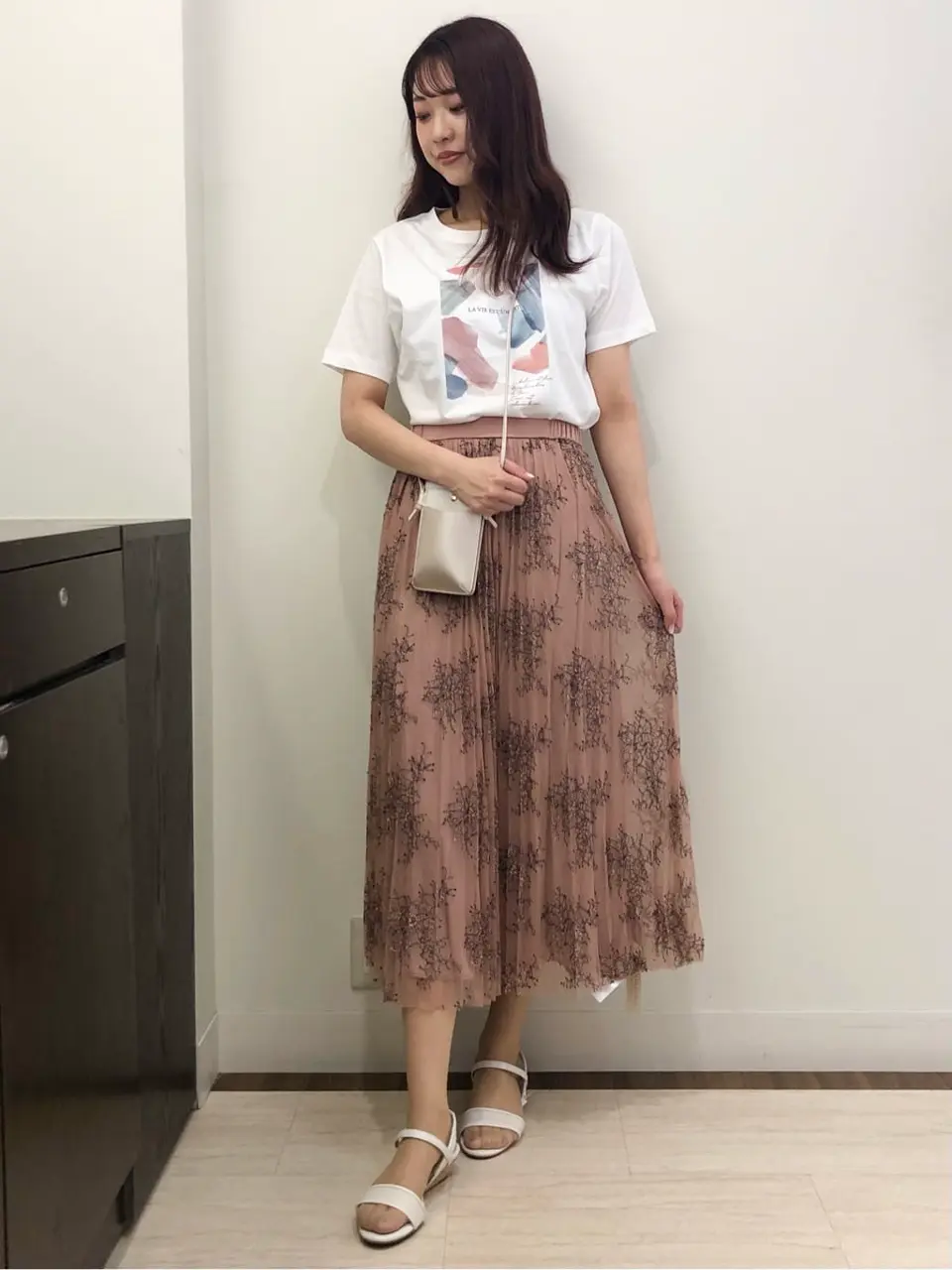 ANY SIS スタッフ コーディネート画像