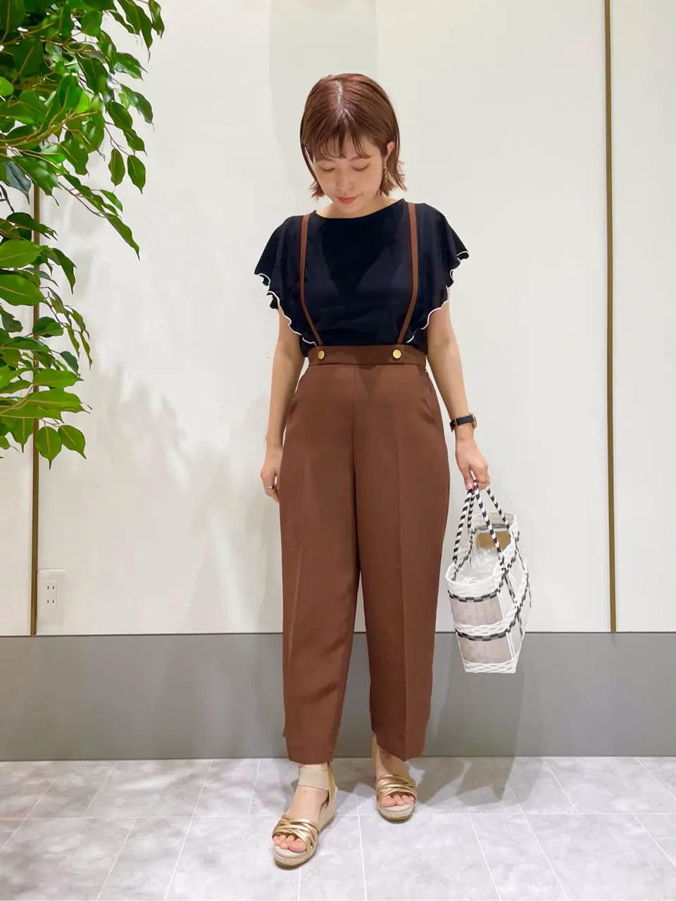 ANY SIS スタッフ コーディネート画像