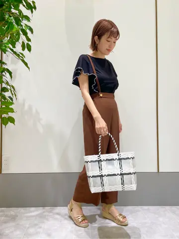 ANY SIS スタッフ コーディネート画像