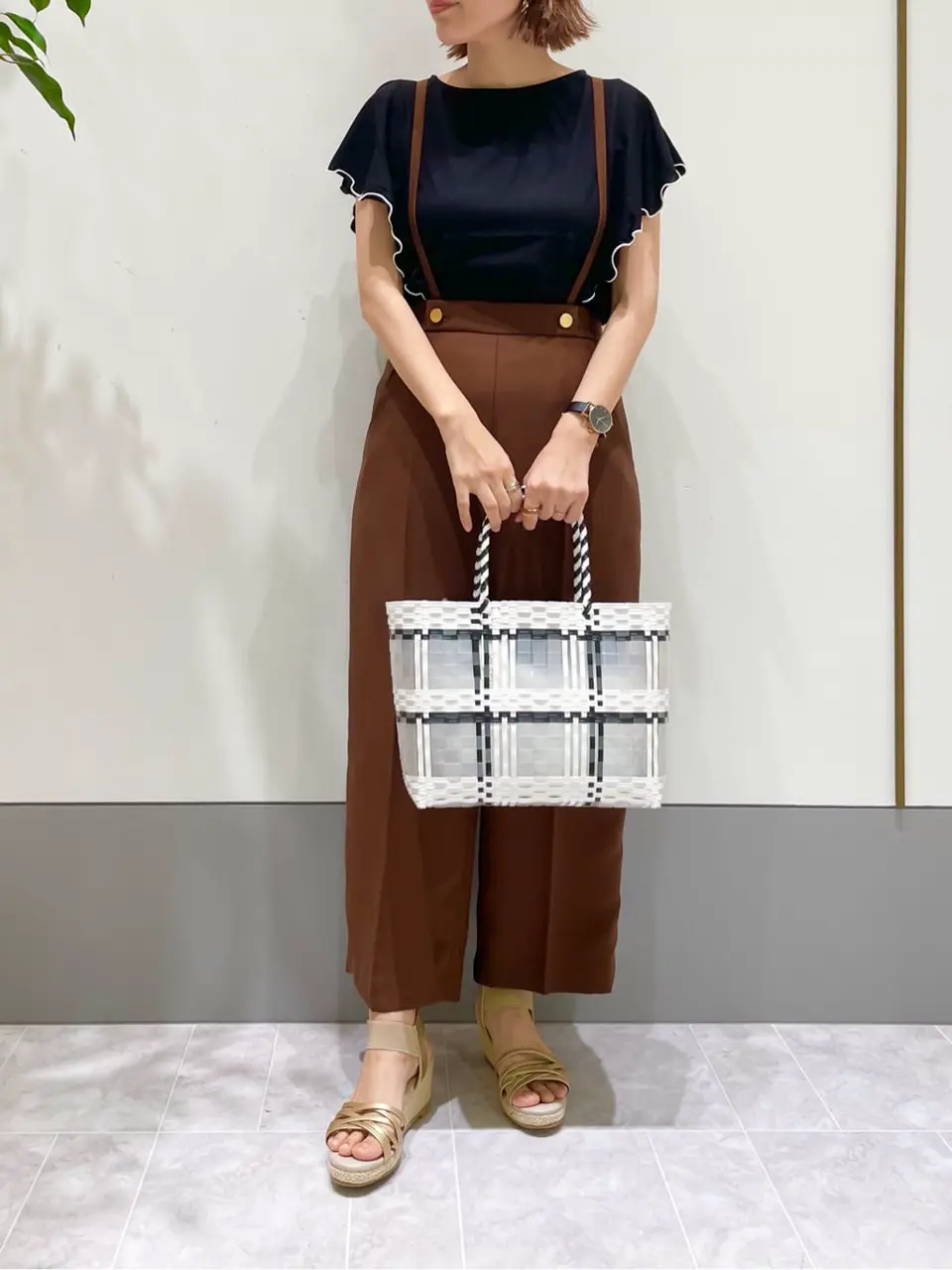 ANY SIS スタッフ コーディネート画像