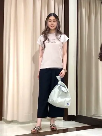 ANY SIS STAFF コーディネート画像