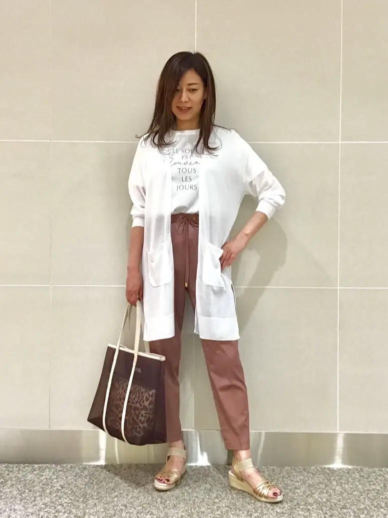 ANY SIS スタッフ コーディネート画像