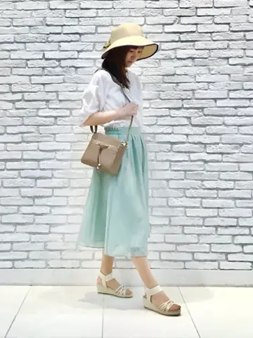 ANY SIS スタッフ コーディネート画像