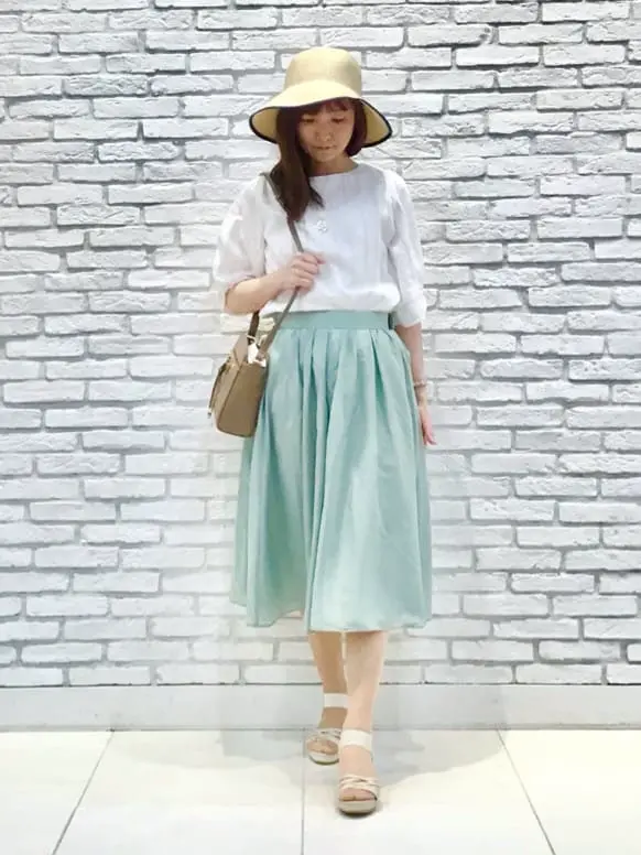 ANY SIS スタッフ コーディネート画像