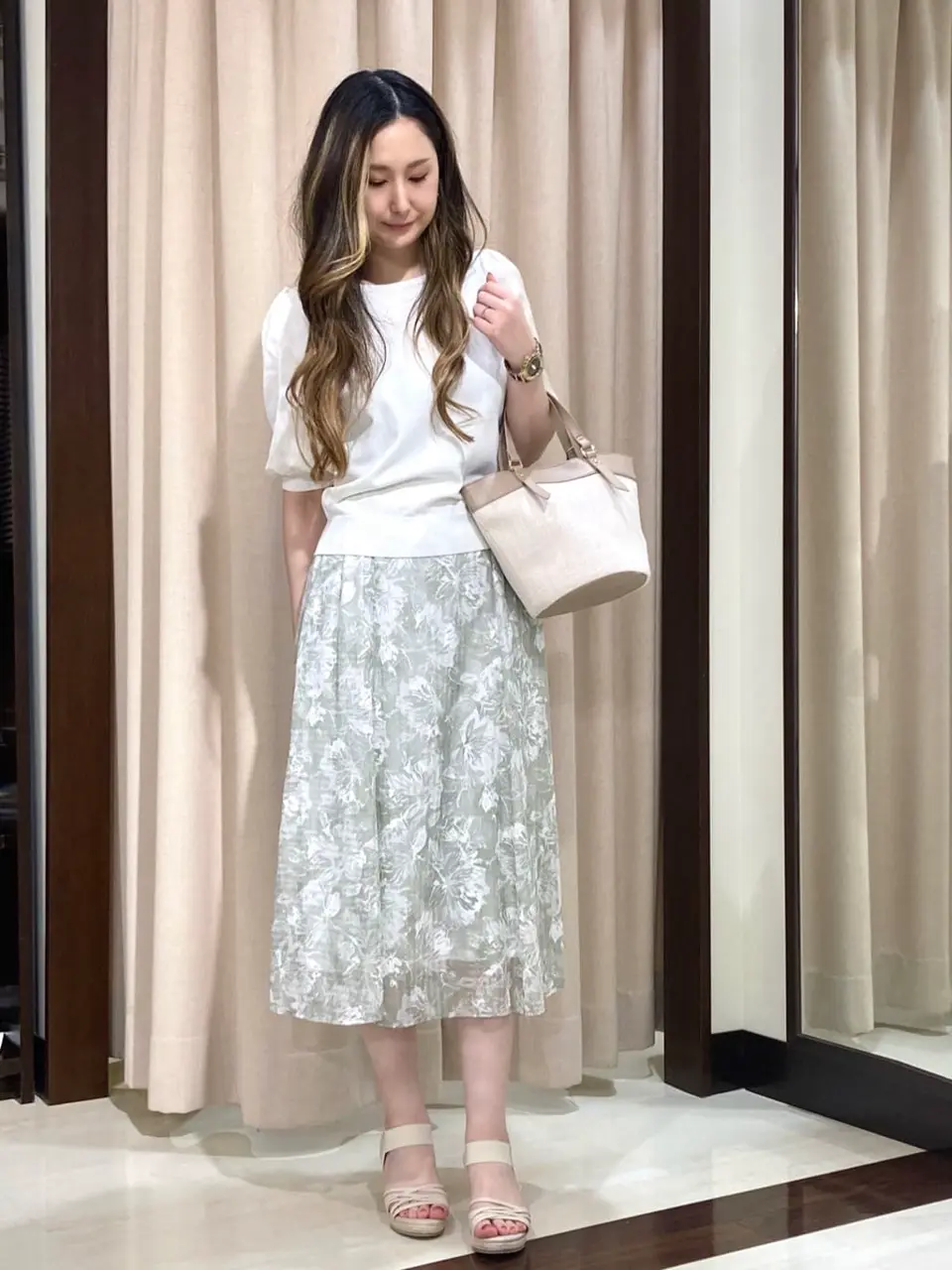 ANY SIS STAFF コーディネート画像