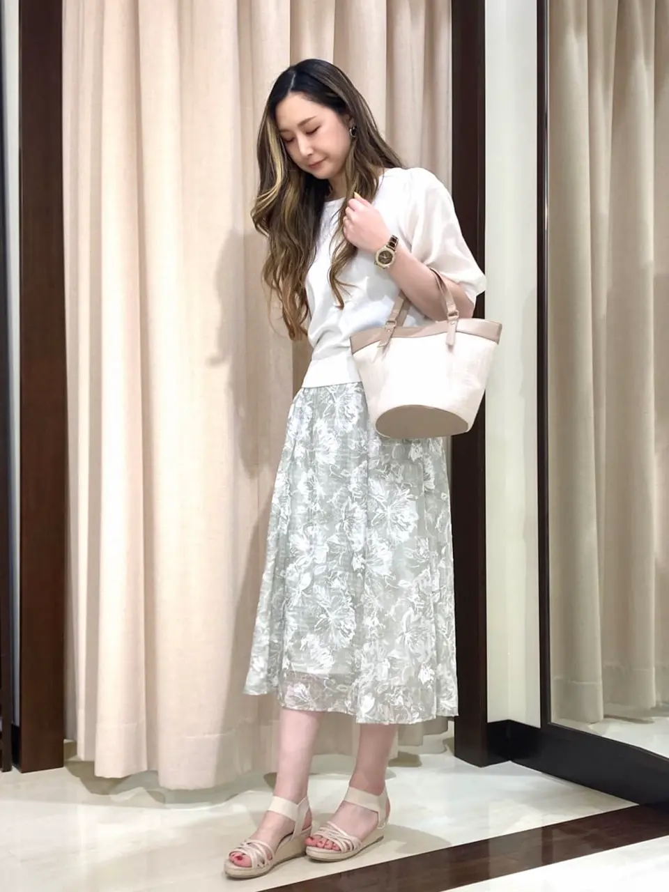 ANY SIS STAFF コーディネート画像