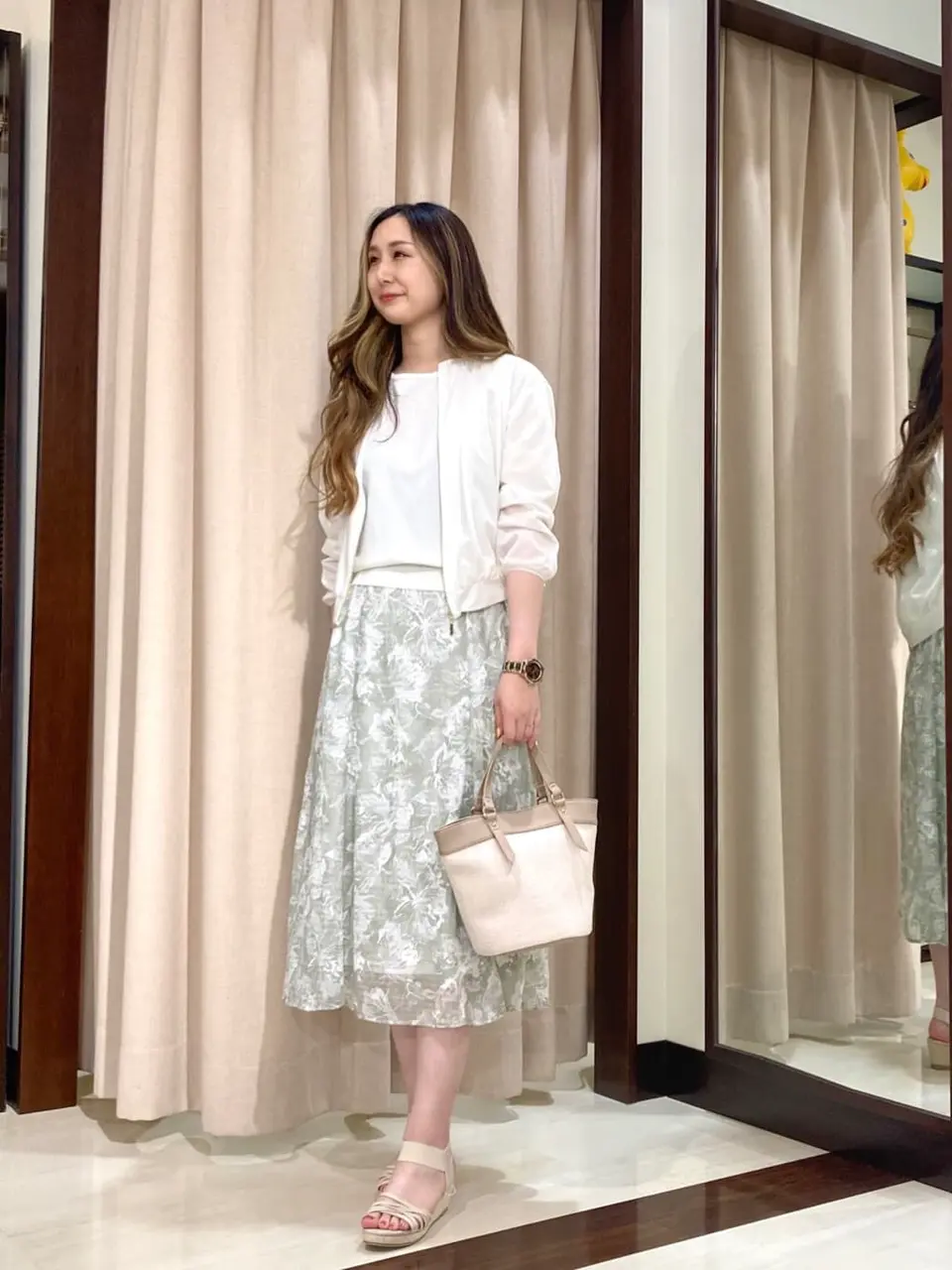 ANY SIS STAFF コーディネート画像