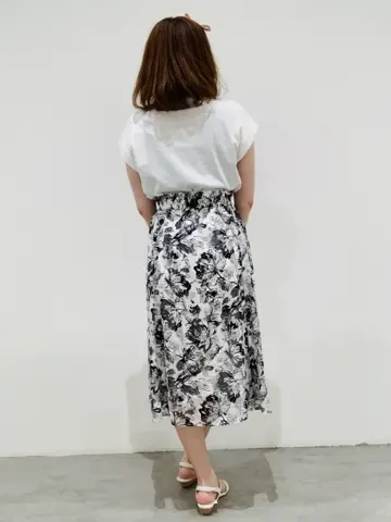 ANY SIS 川根　彩 コーディネート画像