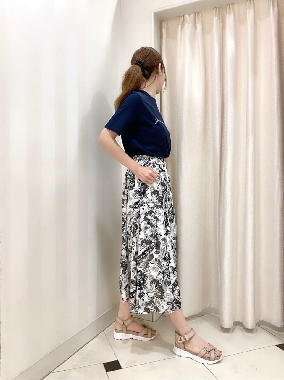 ANY SIS 金井 コーディネート画像