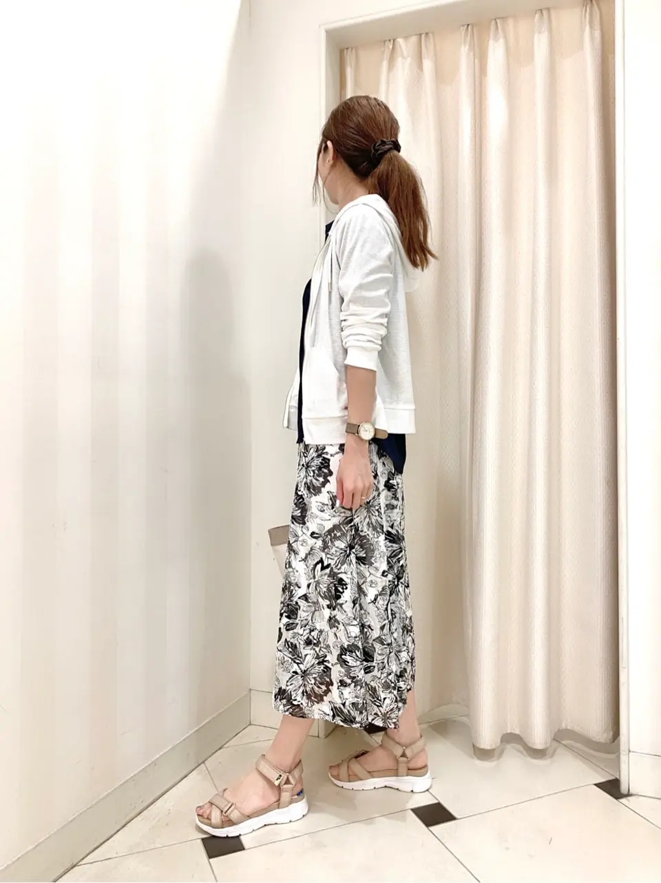 ANY SIS 金井 コーディネート画像