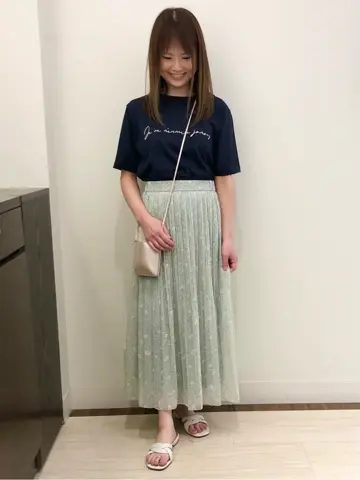 ANY SIS スタッフ コーディネート画像