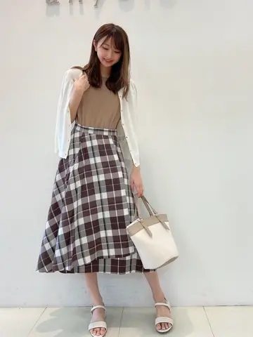 ANY SIS スタッフ コーディネート画像