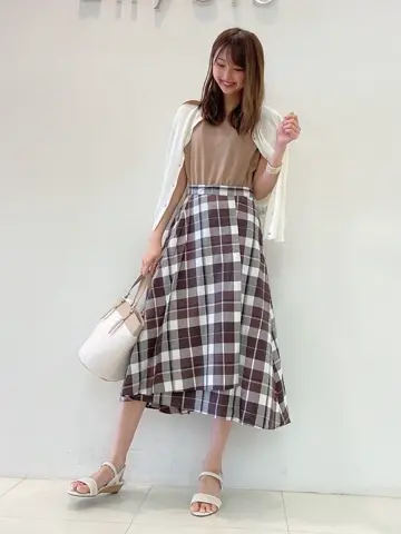 ANY SIS スタッフ コーディネート画像