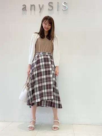 ANY SIS スタッフ コーディネート画像