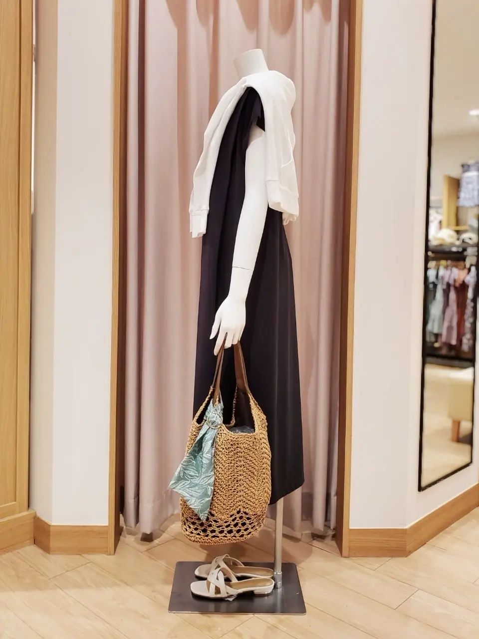 ANY SIS 岩田 コーディネート画像