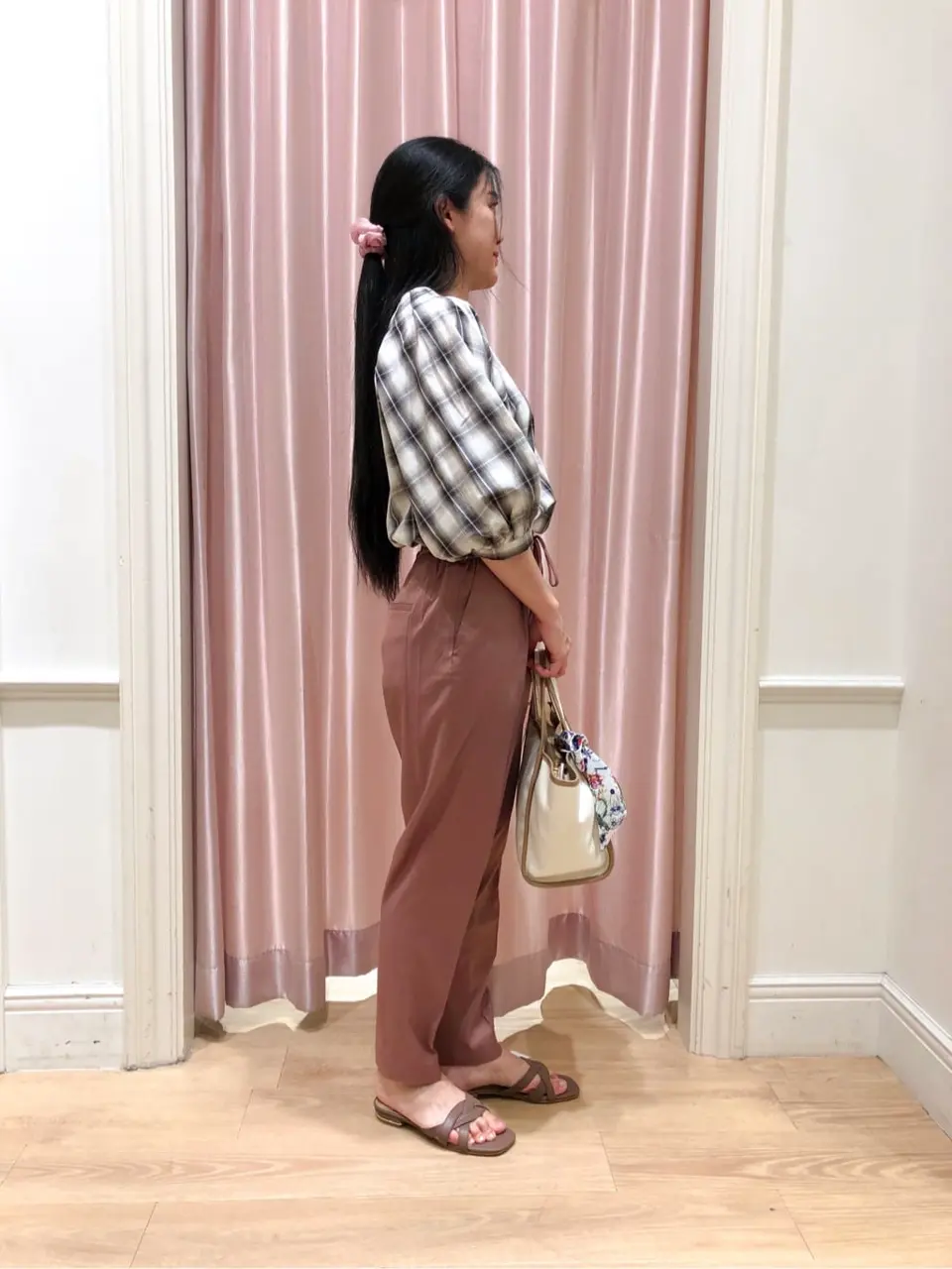 ANY SIS スタッフ コーディネート画像