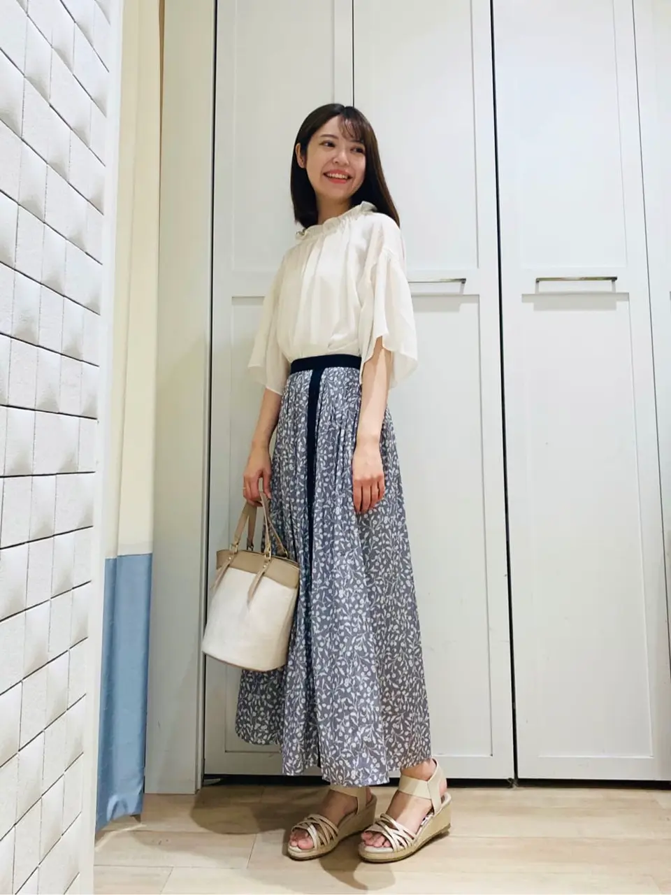 ANY SIS スタッフ コーディネート画像