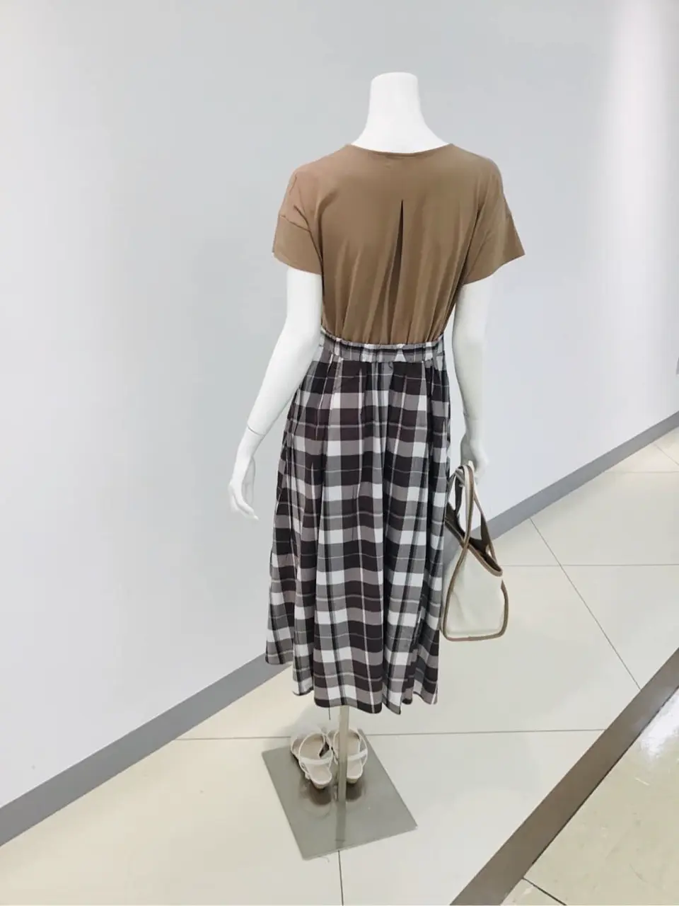 ANY SIS 本田 コーディネート画像