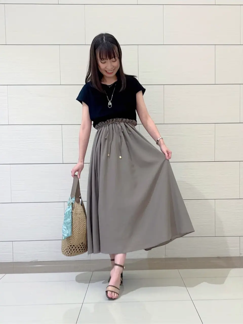 ANY SIS スタッフ コーディネート画像