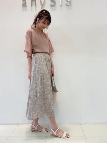 ANY SIS スタッフ コーディネート画像