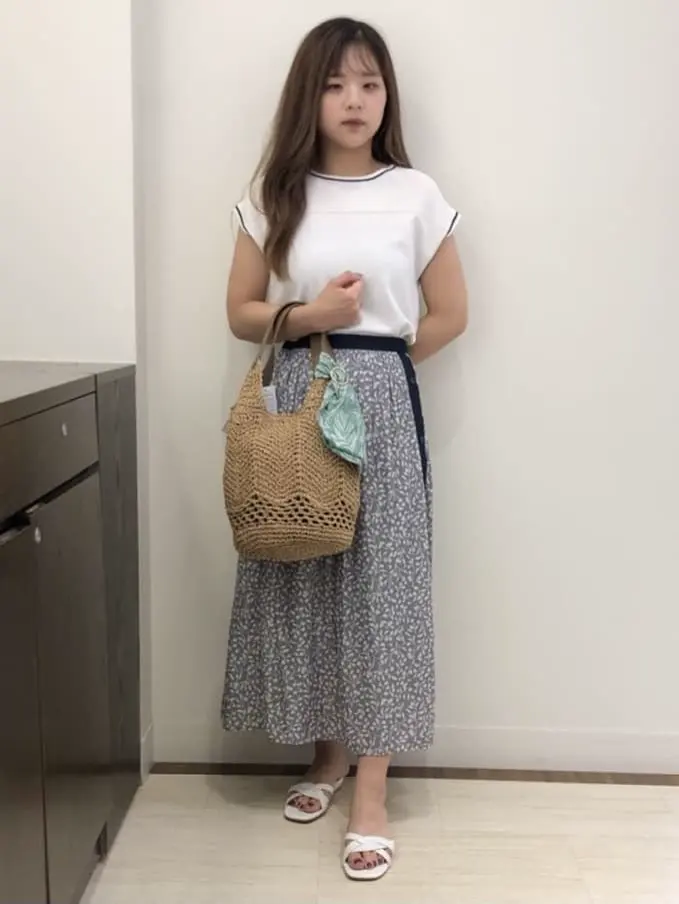 ANY SIS スタッフ コーディネート画像