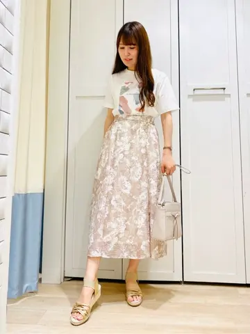 ANY SIS スタッフ コーディネート画像