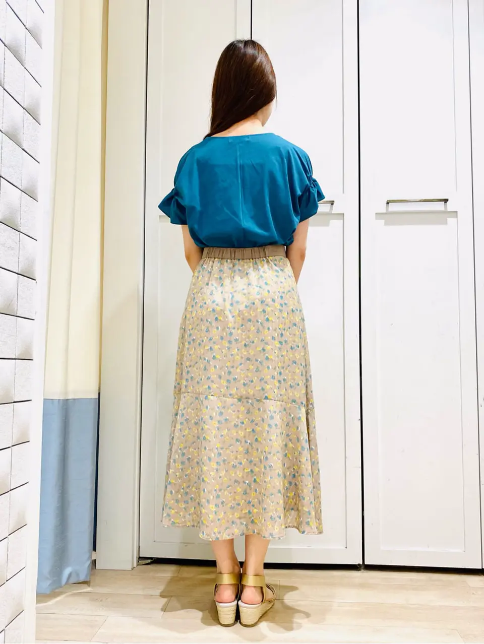 ANY SIS スタッフ コーディネート画像