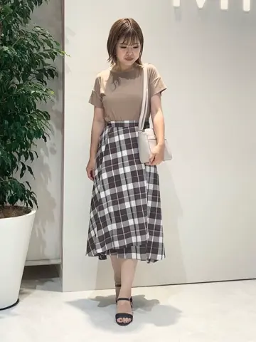 ANY SIS tomo コーディネート画像