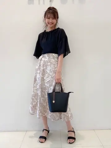 ANY SIS スタッフ コーディネート画像