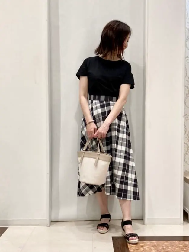 ANY SIS スタッフ コーディネート画像