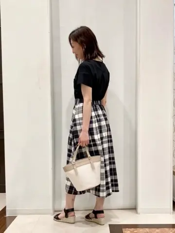 ANY SIS スタッフ コーディネート画像