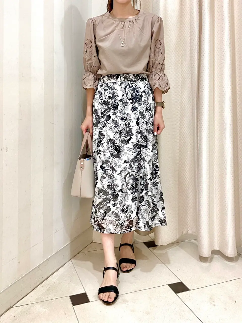 ANY SIS 金井 コーディネート画像