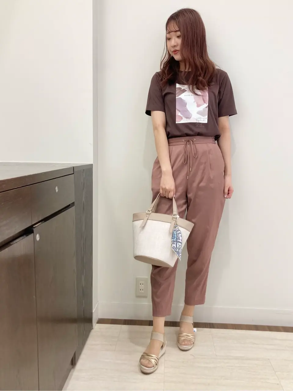 ANY SIS スタッフ コーディネート画像