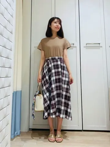 ANY SIS スタッフ コーディネート画像