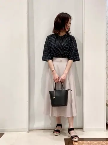 ANY SIS スタッフ コーディネート画像