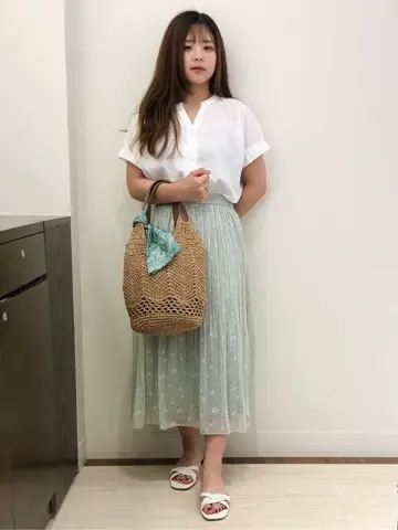 ANY SIS スタッフ コーディネート画像