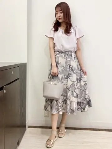 ANY SIS スタッフ コーディネート画像