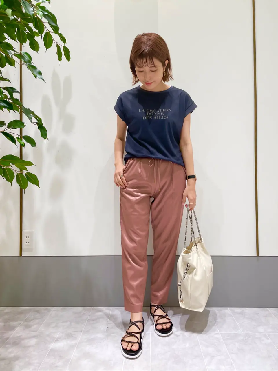 ANY SIS スタッフ コーディネート画像