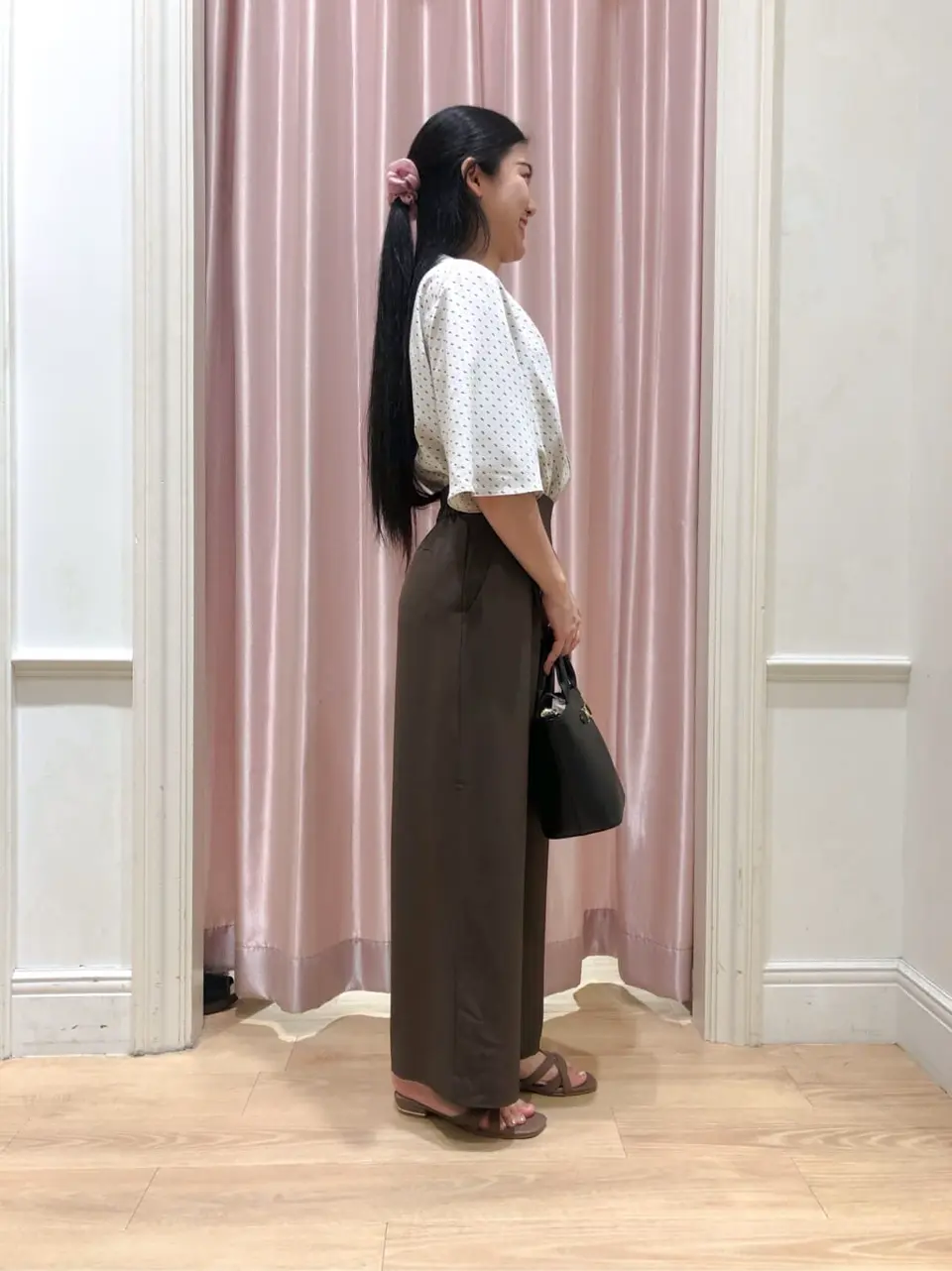 ANY SIS スタッフ コーディネート画像